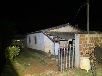 Imagem da notícia Discussão por dívida termina com filha assassinando pai com facadas no tórax